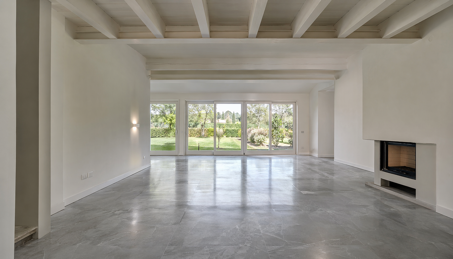 Unfurnished 4BR Villa — Arabian Ranches — 2 of 8